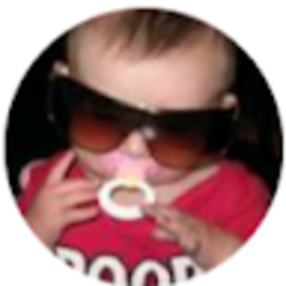 Meet your Posher, Olivia - Picture 1 of 1